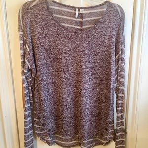 Like new long sleeve sweater w/elbow patch detail